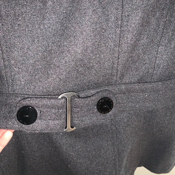 SOLD! •Coat• - Picture 6 of 8